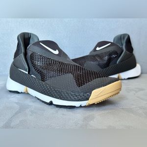 Nike Flyease Go black gum